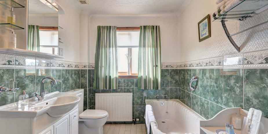 new-haven-scalpay-bath2b